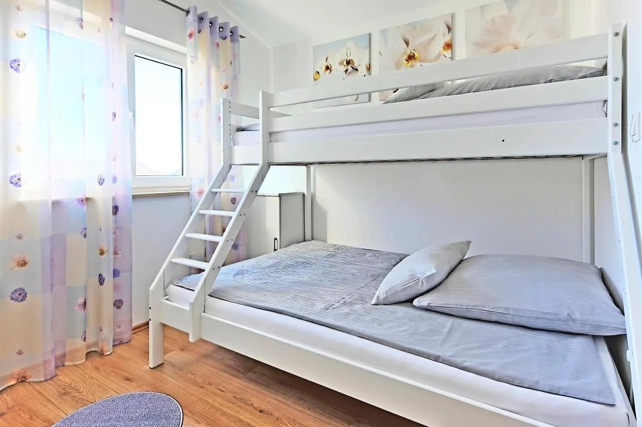 Casa Tara Three-Bedroom Holiday Home Pula